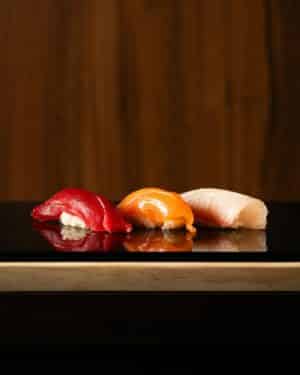 Nigiri-moriawase-del-chef-8-piezas-variadas-al-estilo-del-chef-Take-Away-restaurant-kintsugi.jpg